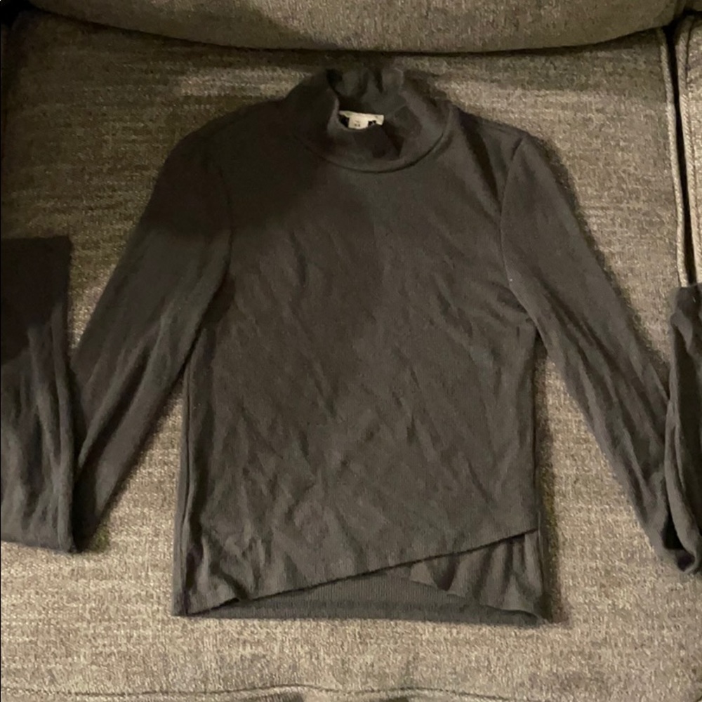 Gray crop top turtle neck